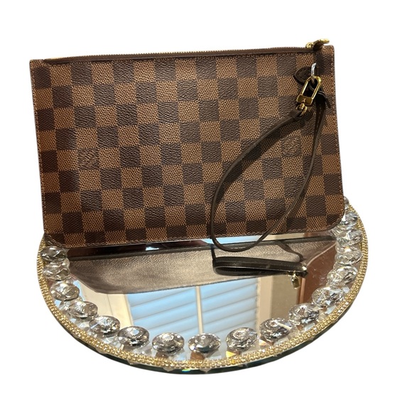 Louis Vuitton Damier Ebene Wristlet - Picture 4 of 8